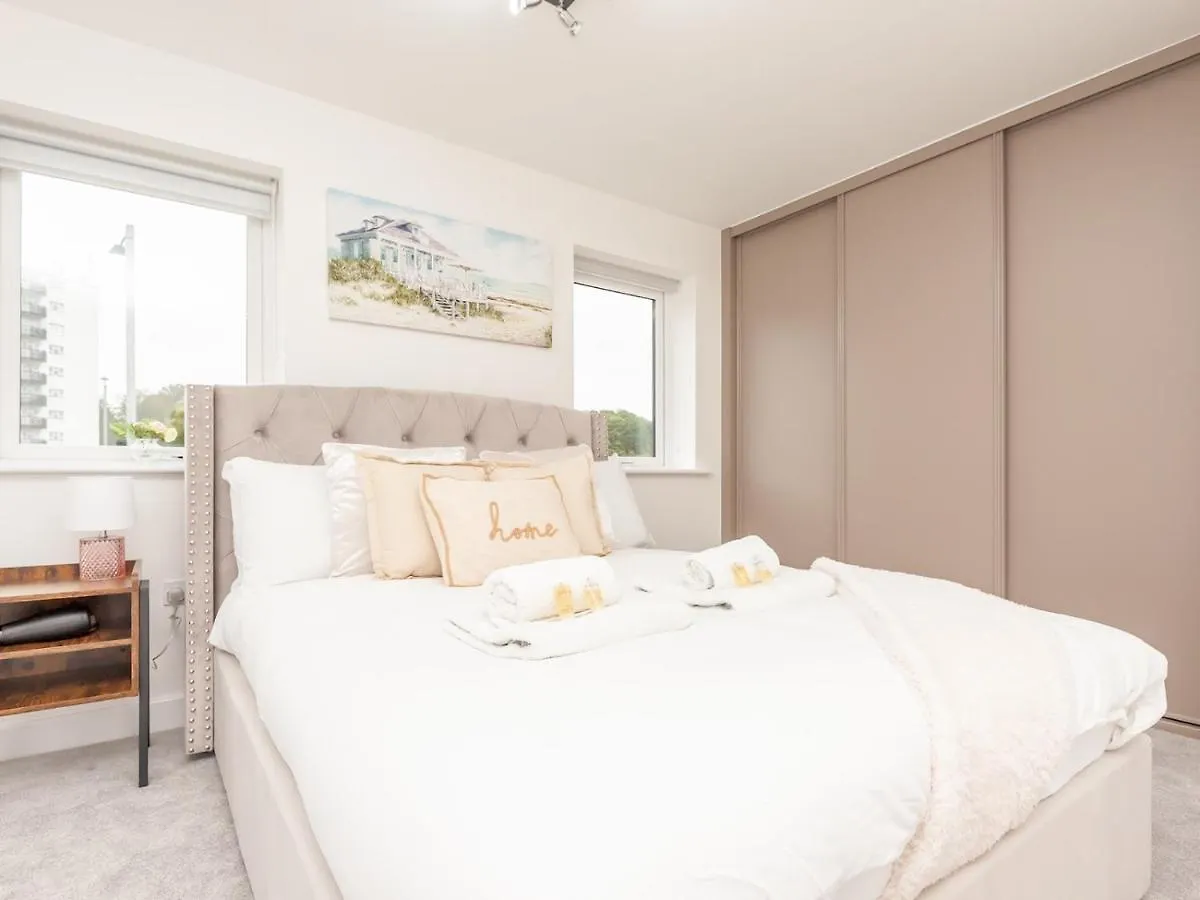 Holiday home Pass The Keys Horsforth Haven - Brand New Townhouse With Balcony Leeds